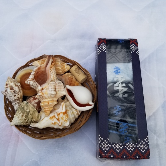 Izod Men's Crew Socks 7 pair Gift Box Shoe 6-12.5 - Picture 1 of 6